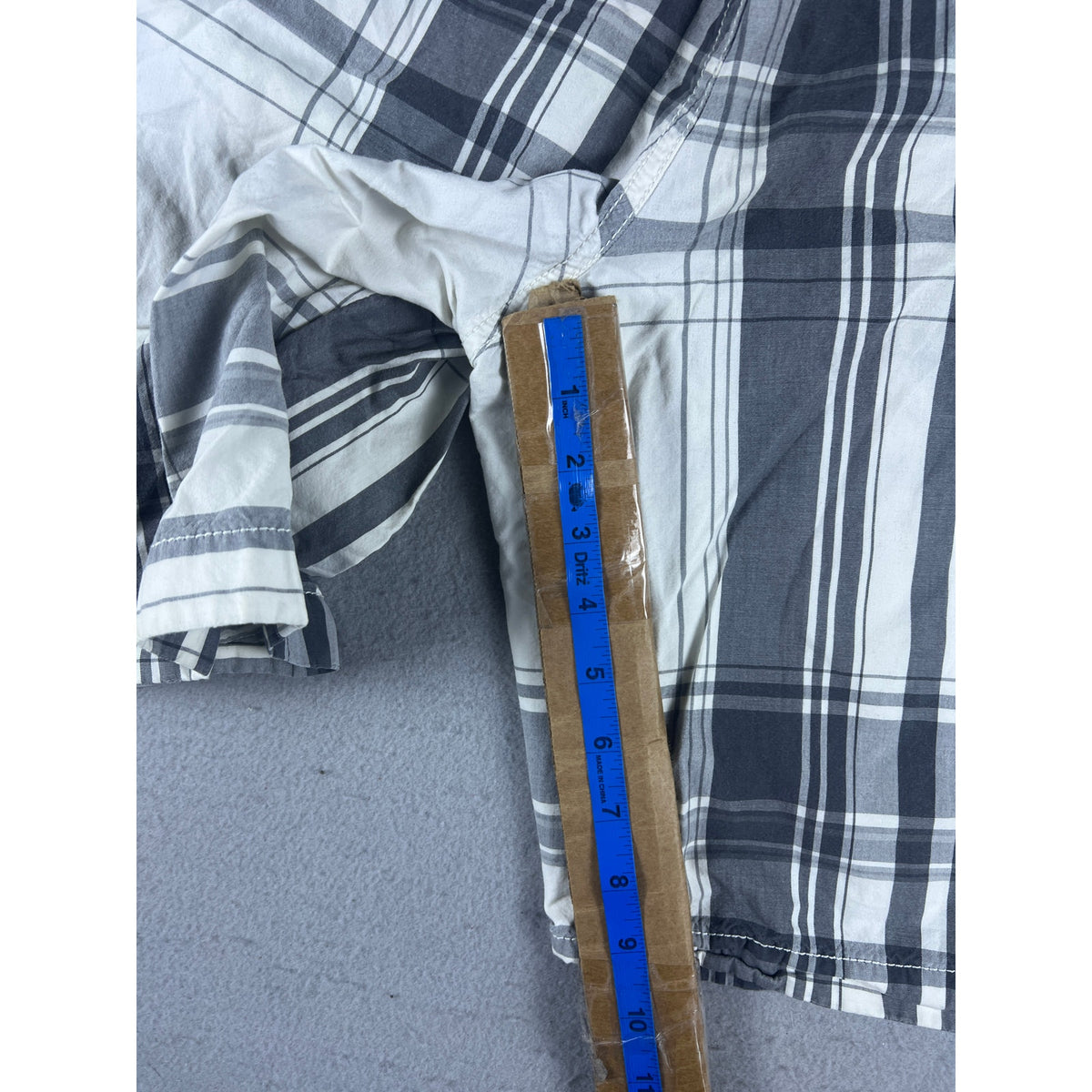 American Eagle Plaid Shorts - 32