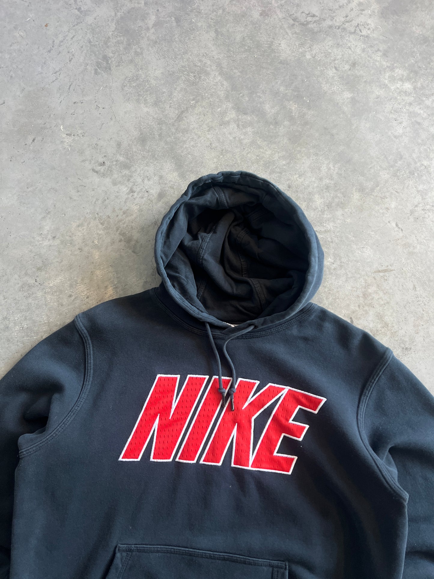 Vintage Black Nike Spellout Hoodie - L