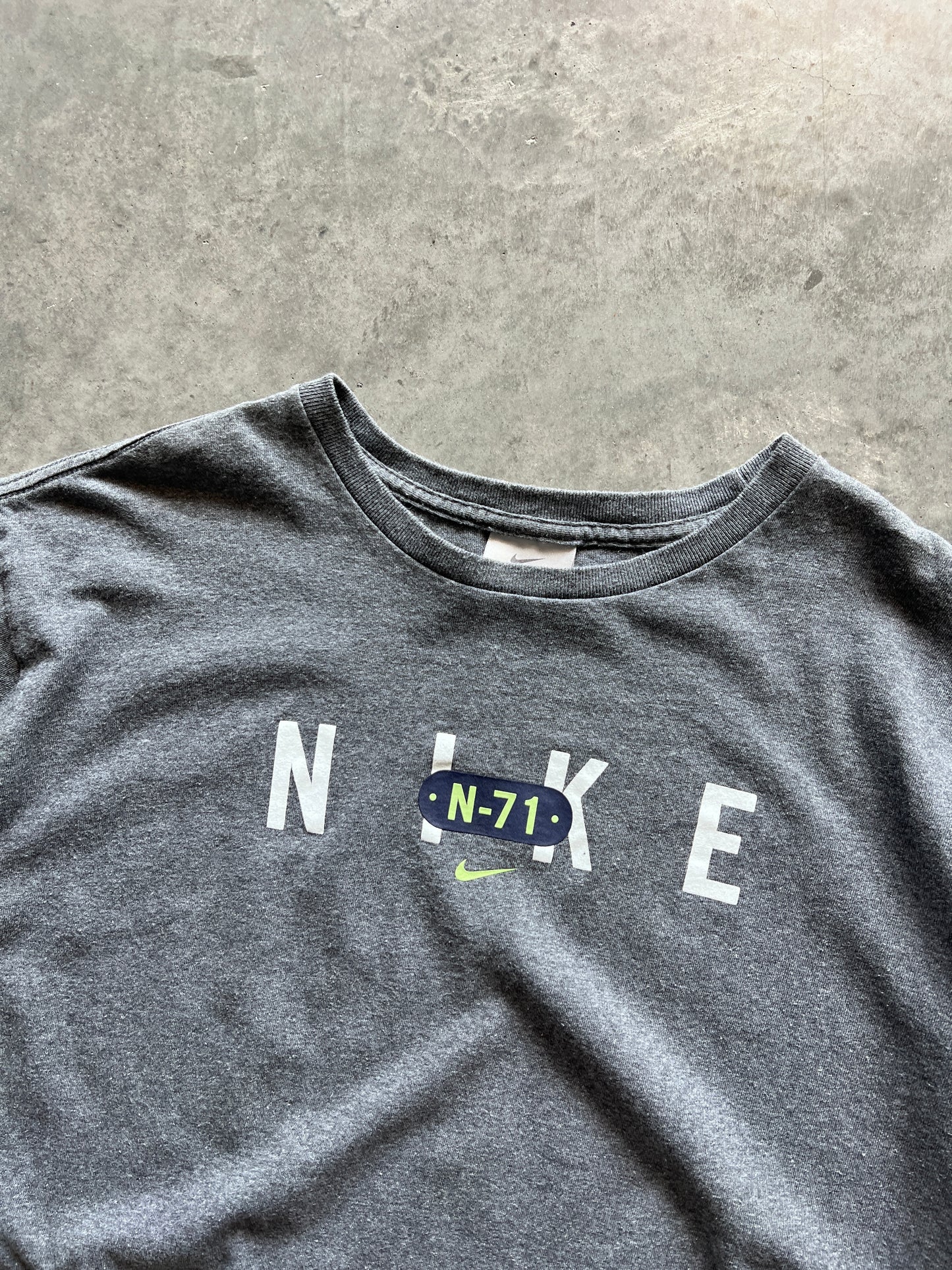 Vintage Grey Nike Spellout Shirt - M