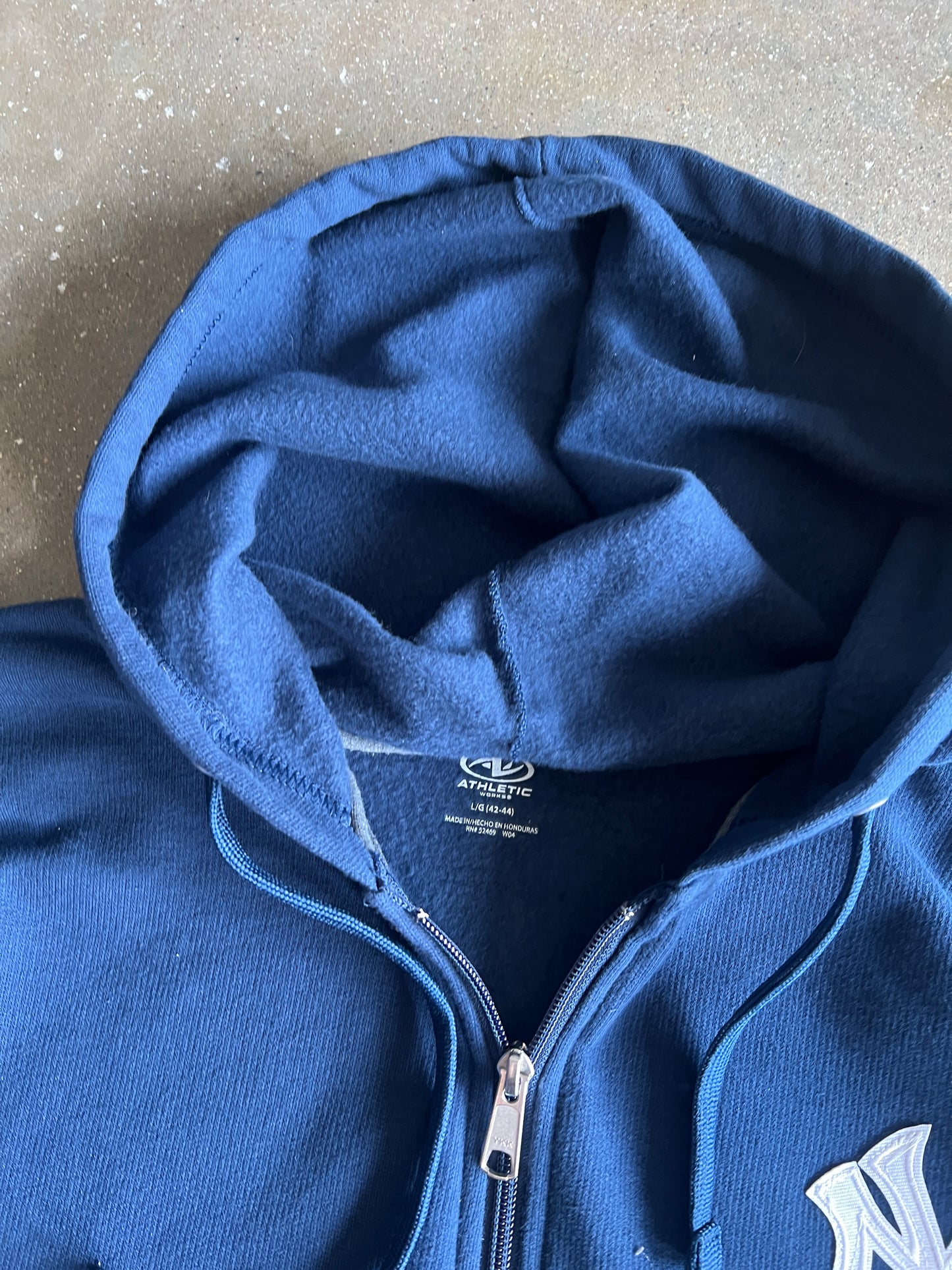 Vintage Navy Yankees Logo Hoodie - L