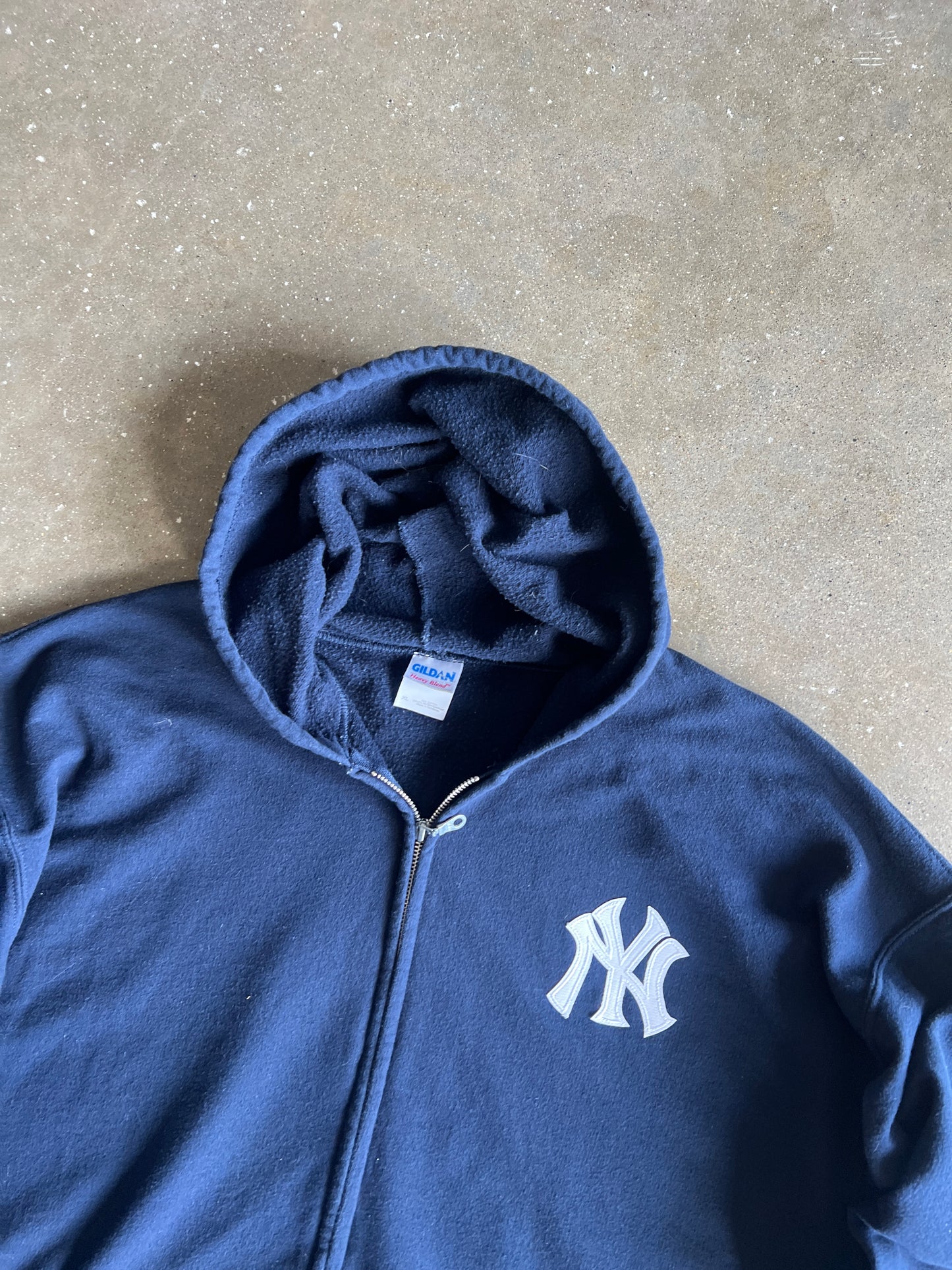 Vintage Navy Yankees Logo Hoodie - XL