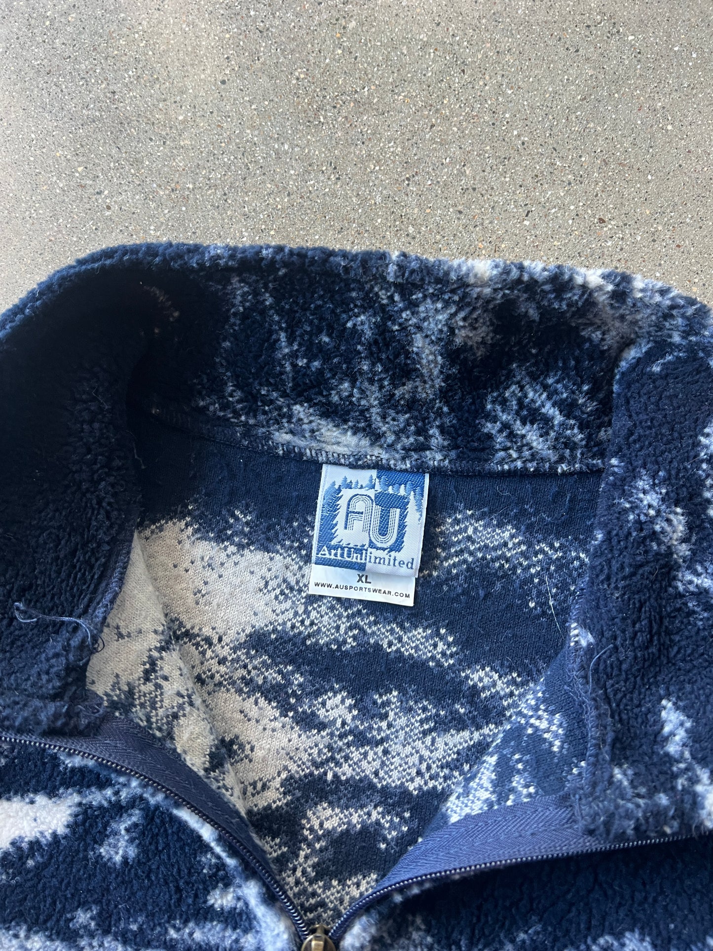 Vintage White Blue Winter Wrap Around Fleece - XL