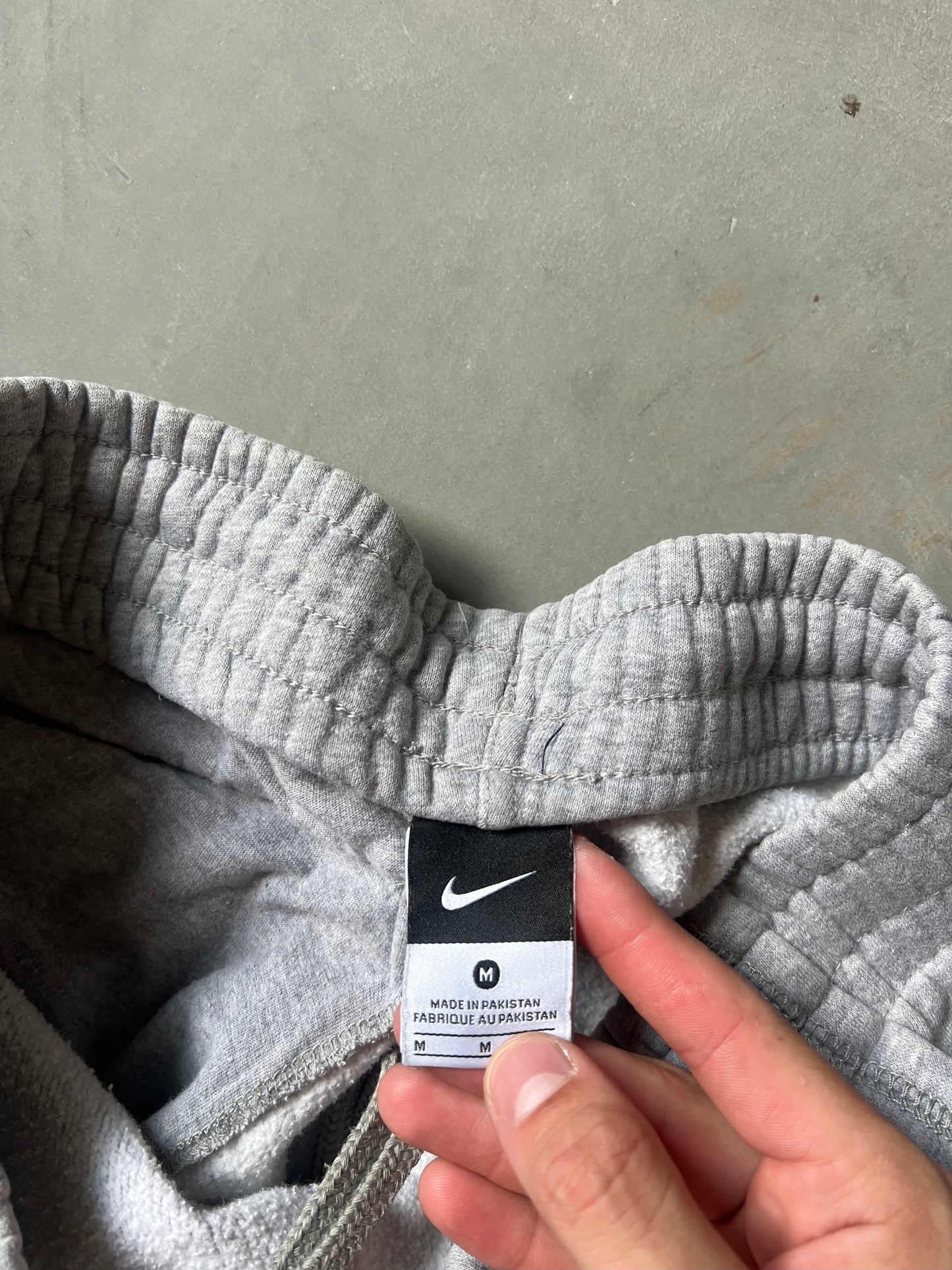 Vintage Grey Nike Baggy Sweatpants - M