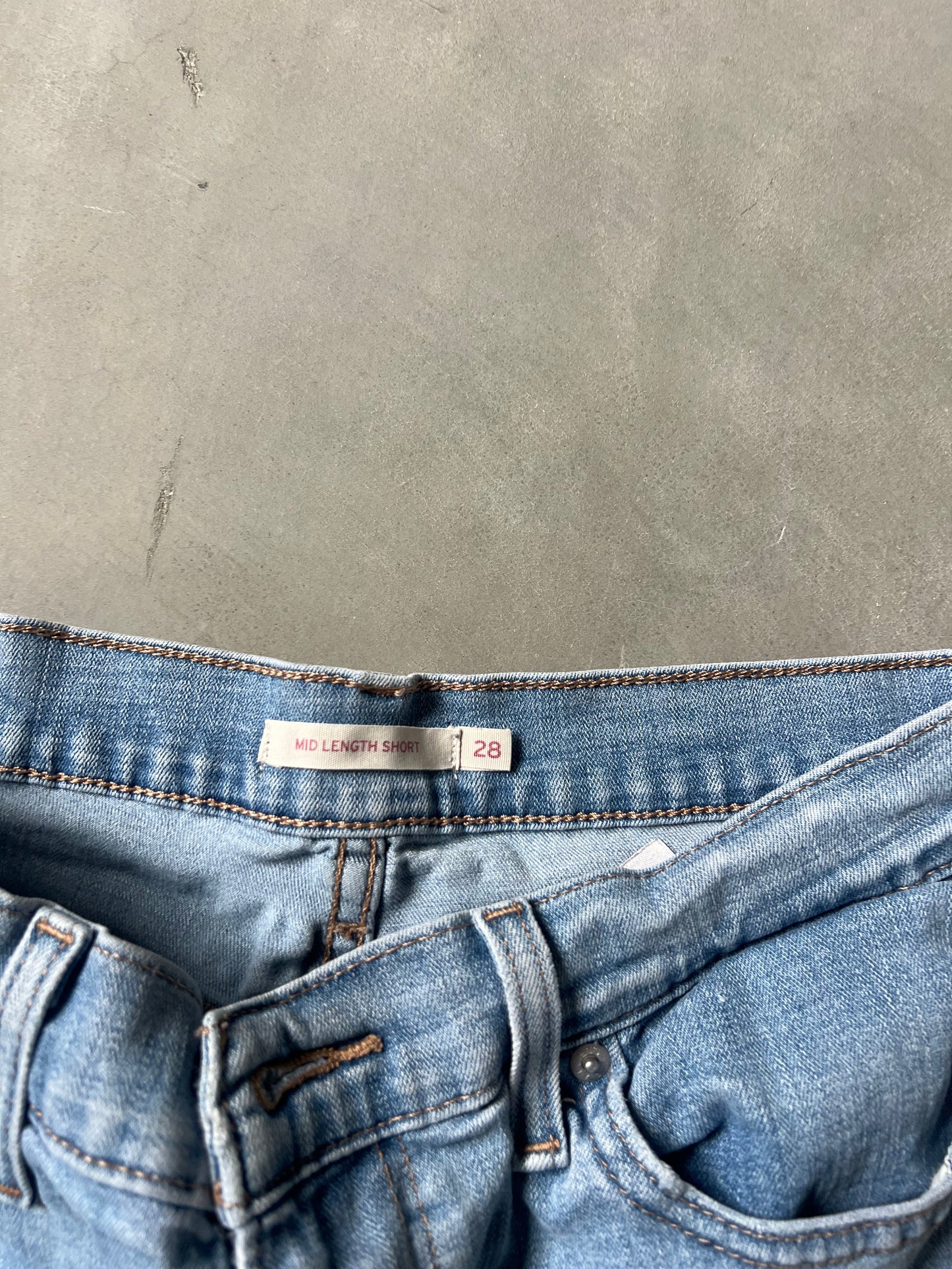 Vintage Faded Blue Levi Shorts - 28