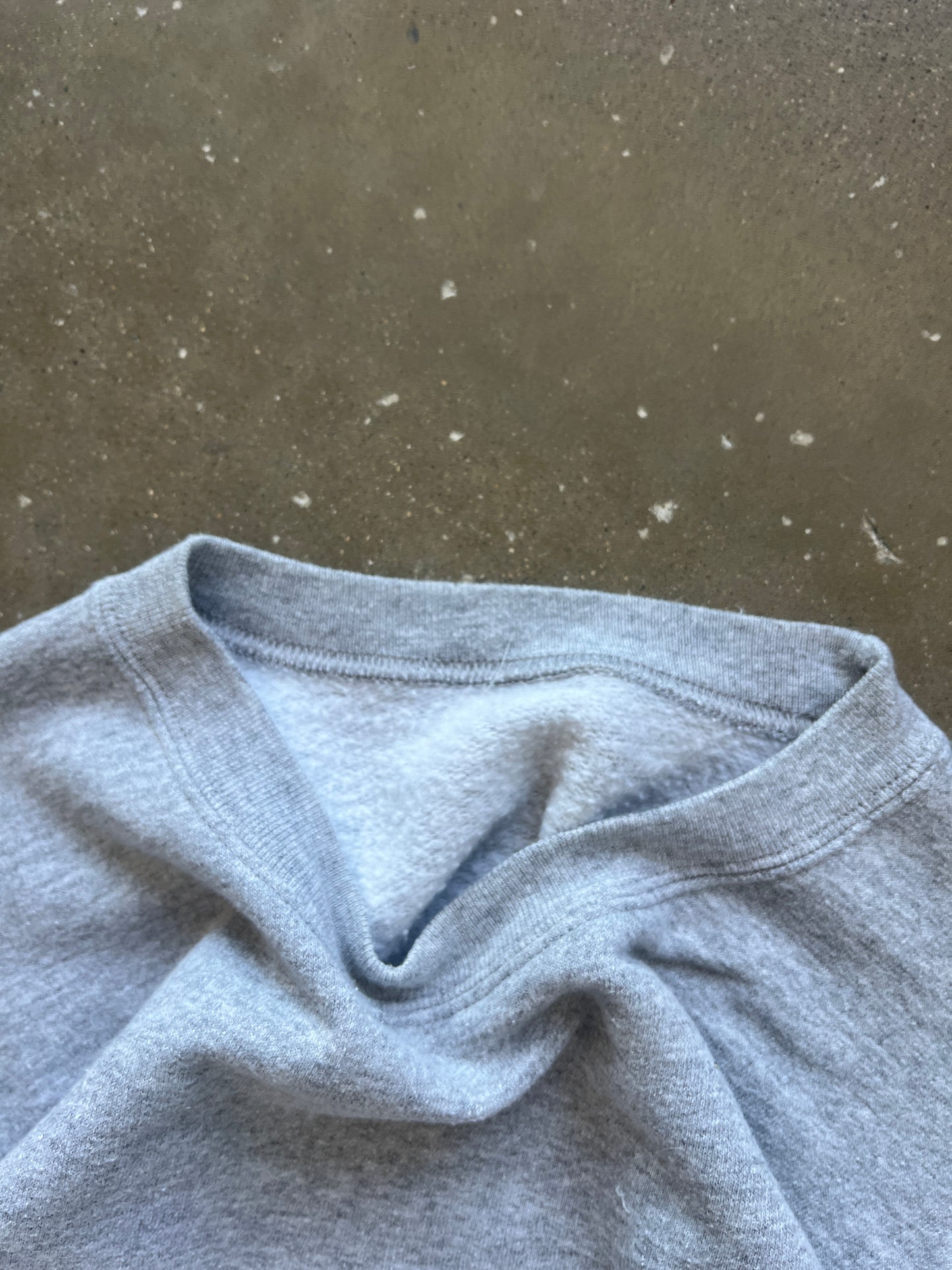 Vintage Grey Blank Crewneck Sweatshirt - M