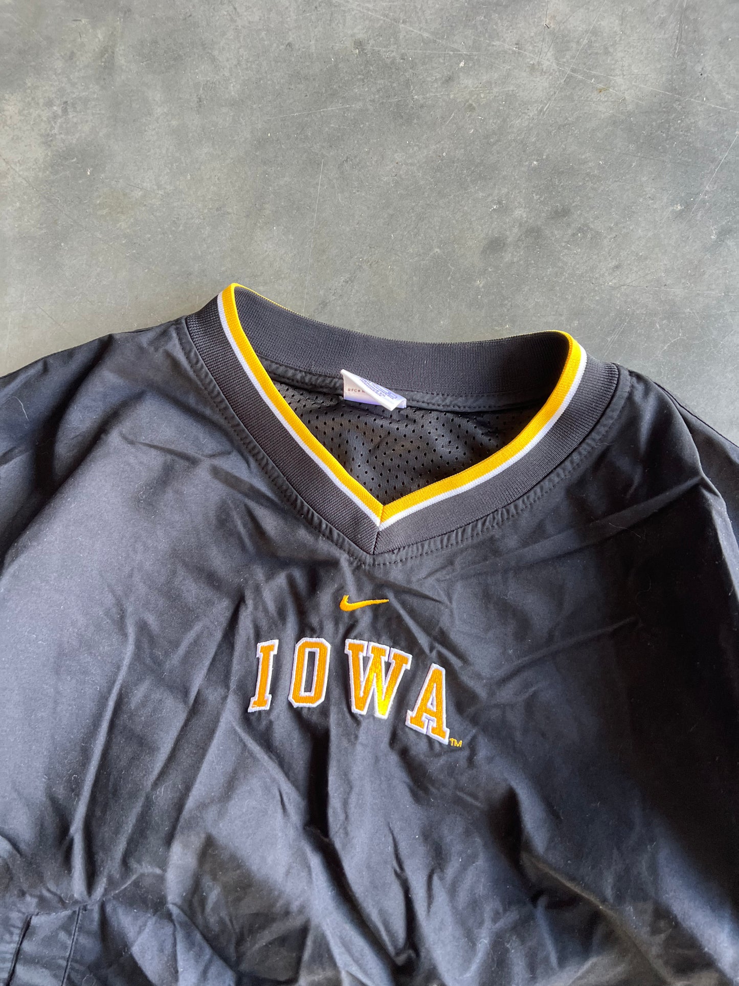 Vintage Black Iowa Hawkeyes Windbreaker - S