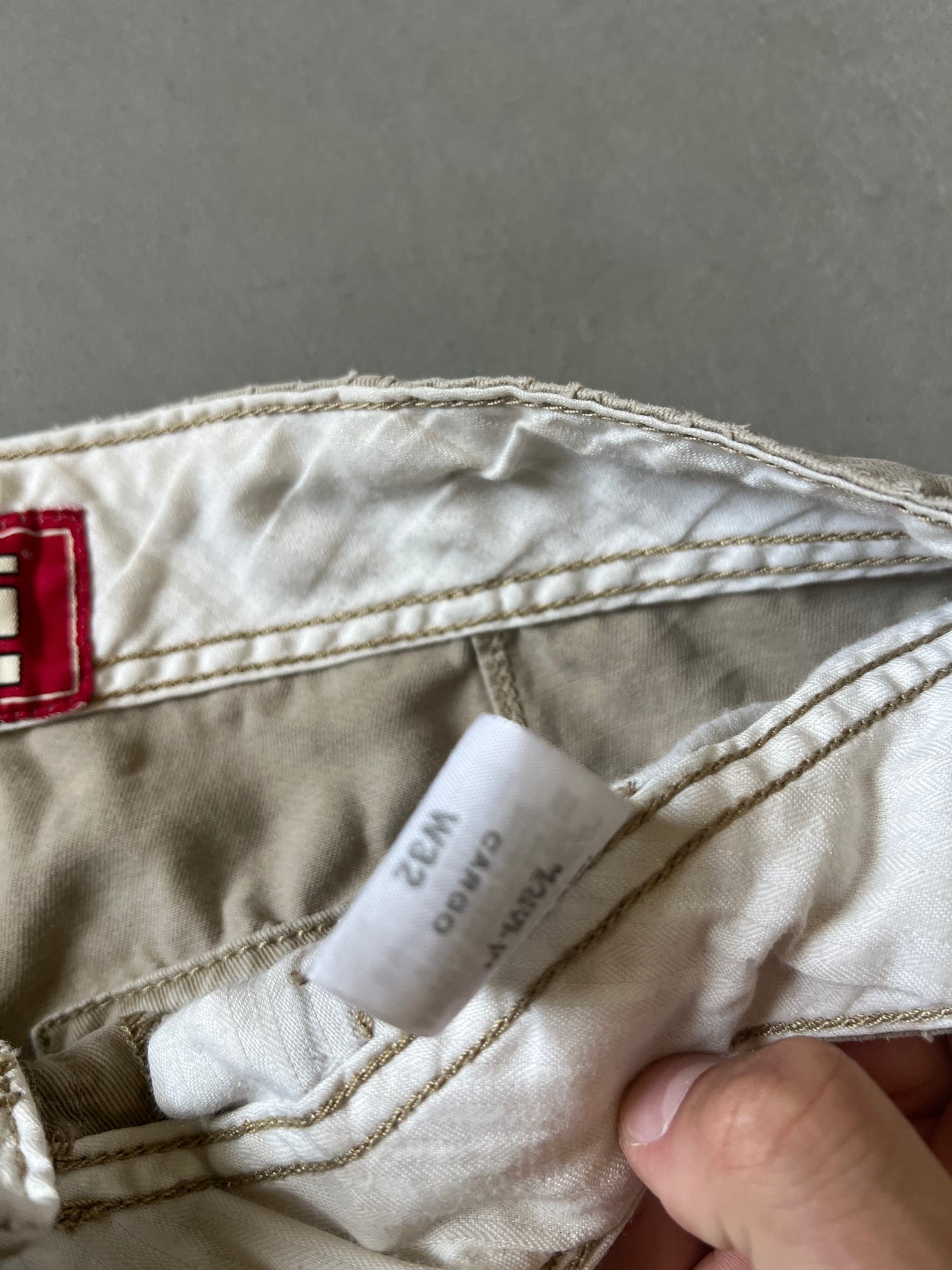 Levis Tan Baggy Cargo Shorts - 32