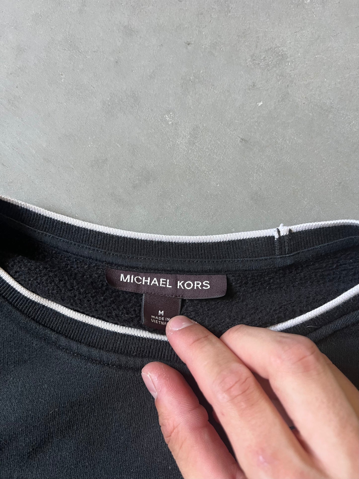 Black Micheal Kors Spellout Crewneck - M