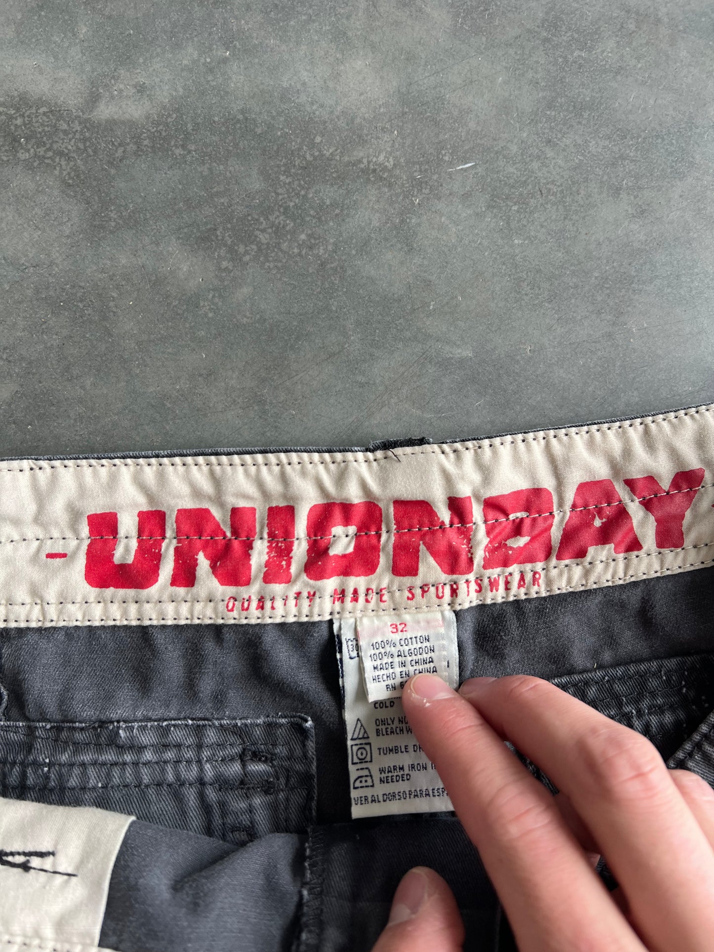 Vintage Black Union Bay Camo Shorts - 32