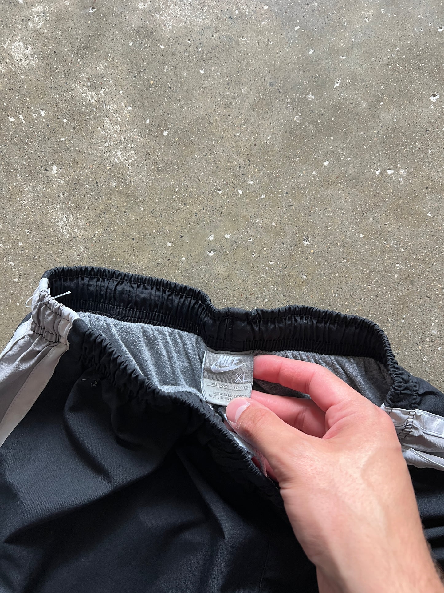 Vintage Black Nike Track Pants - YXL