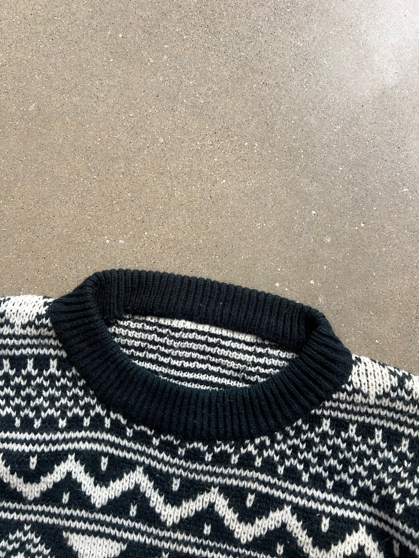 Vintage Black & White Sweater - M