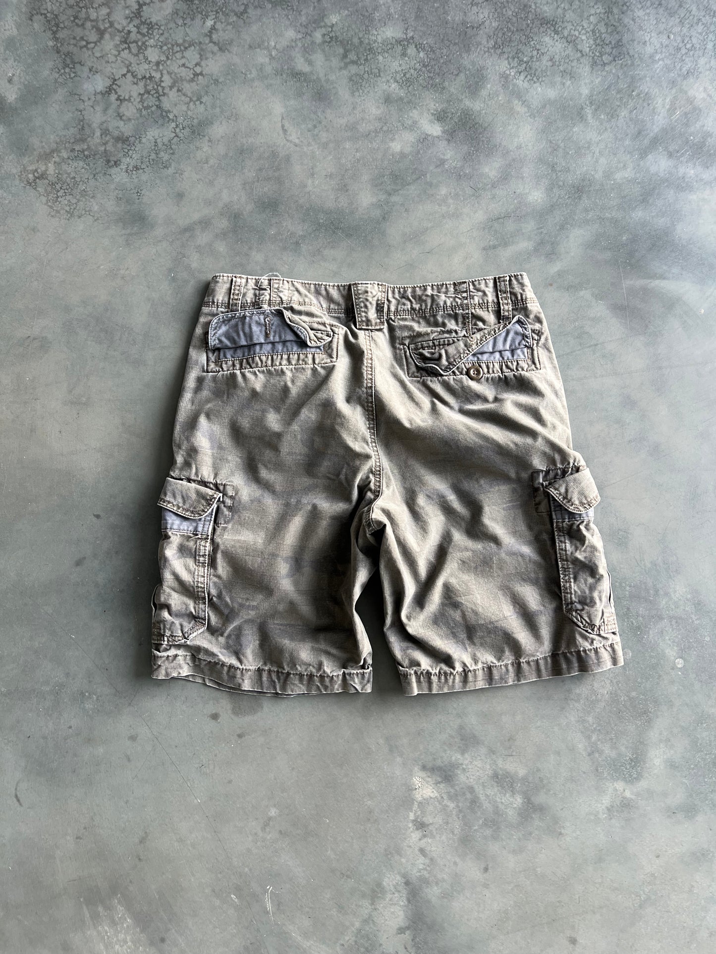 Vintage Dark Camo Baggy Shorts - 32