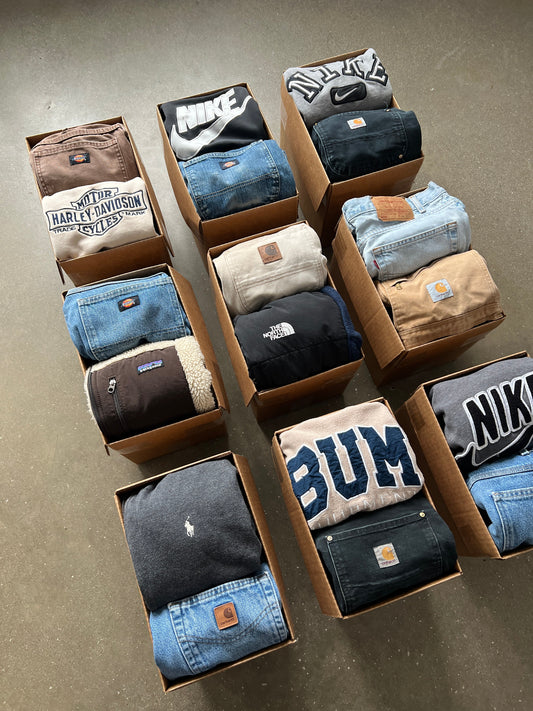 WHAT IS A CURATED VINTAGE OUTFIT BOX?