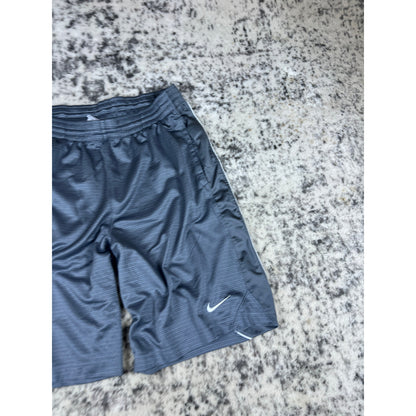 Vintage Grey Nike Basketball Shorts - M