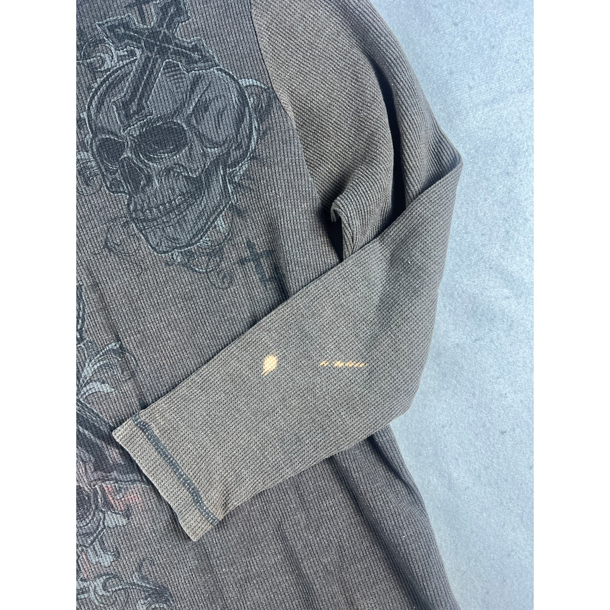 Faded Glory Skulls Cross Thermal Shirt - M