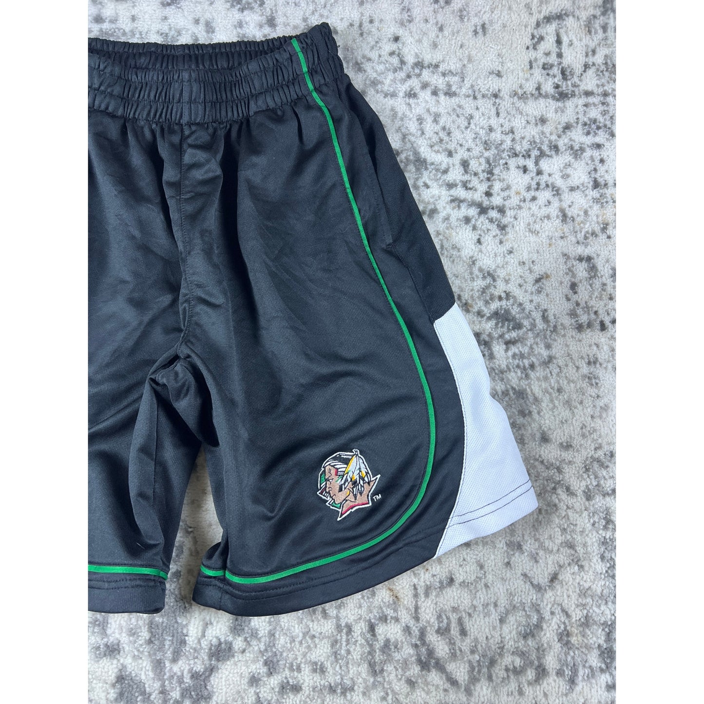 Vintage UND Fighting Sioux Basketball Shorts - M