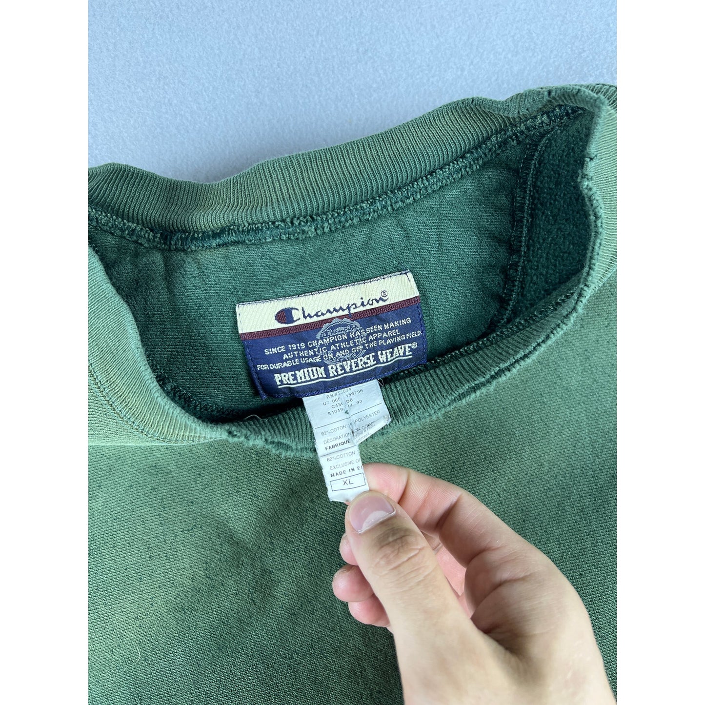 Vintage Y2K Champion Reverse Weave Sweatshirt - XL