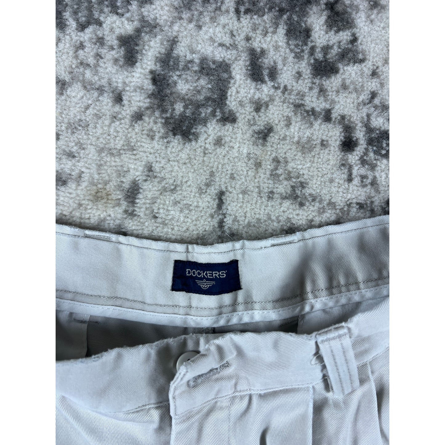 Vintage Cream Dockers Pleated Pants - 32