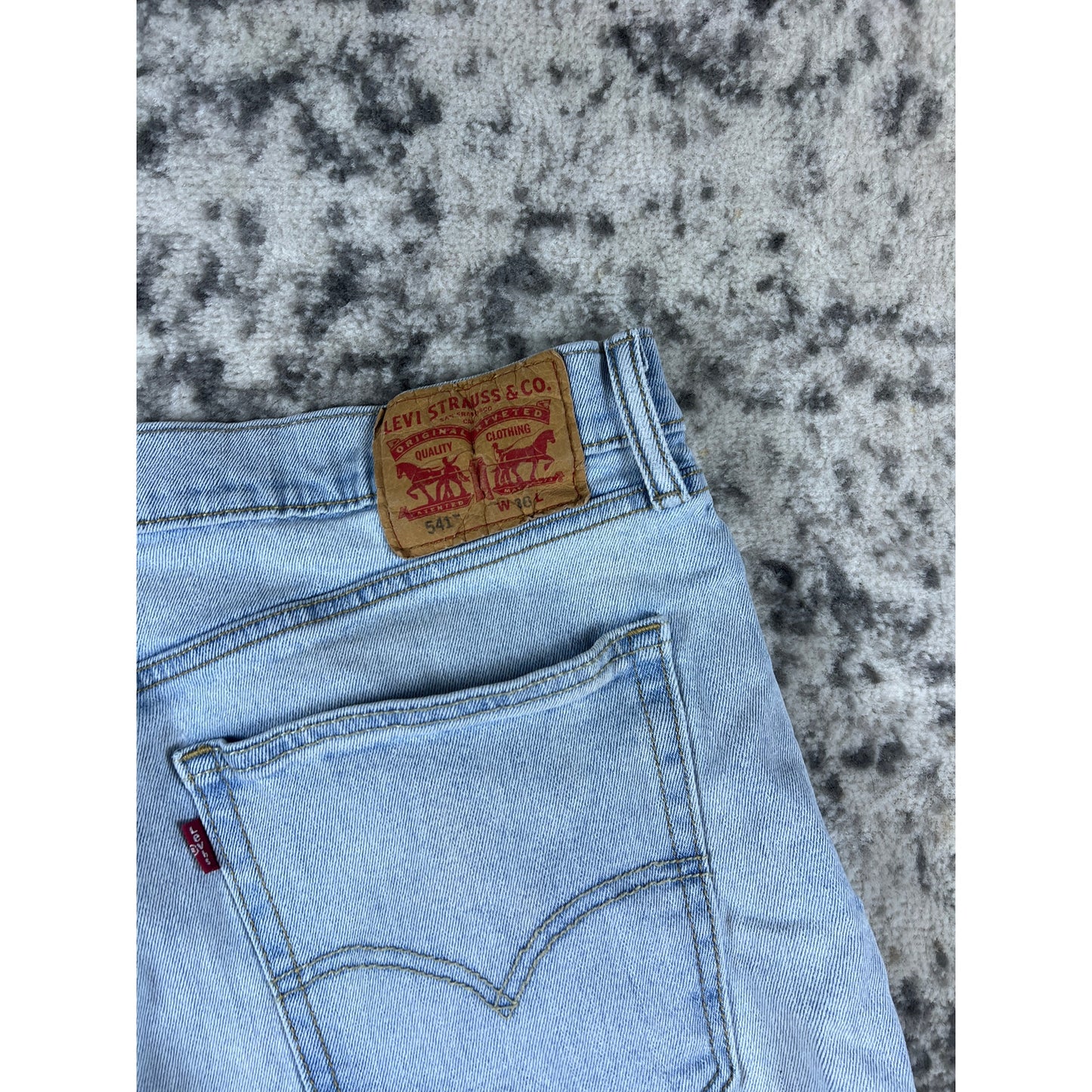 Levi's 541 Shorts Mens - 36