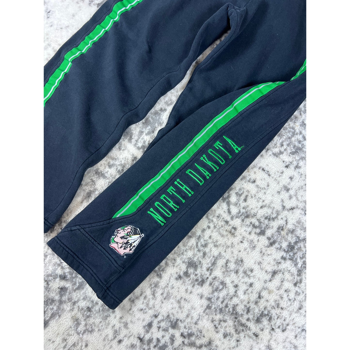 Vintage Nike North Dakota Fighting Sioux Sweatpants - M