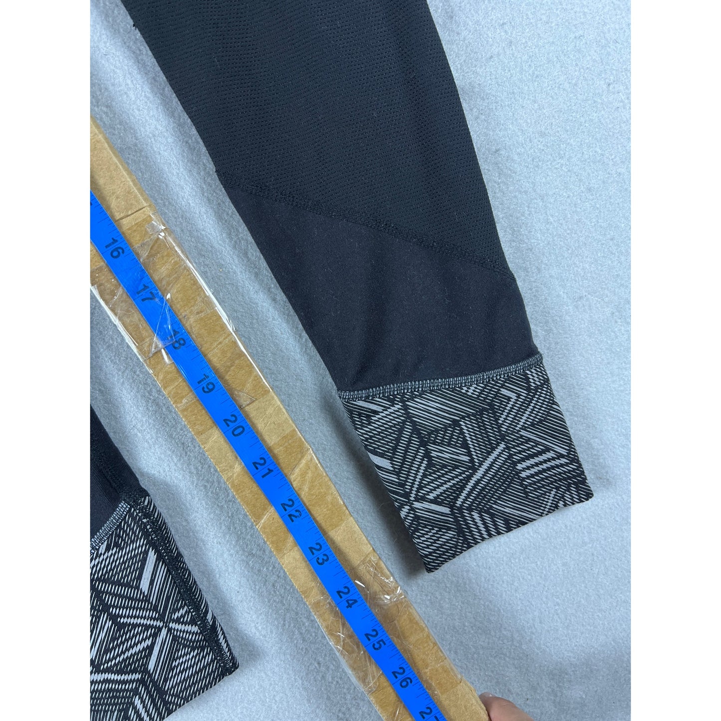 Athleta Relay Tight - S