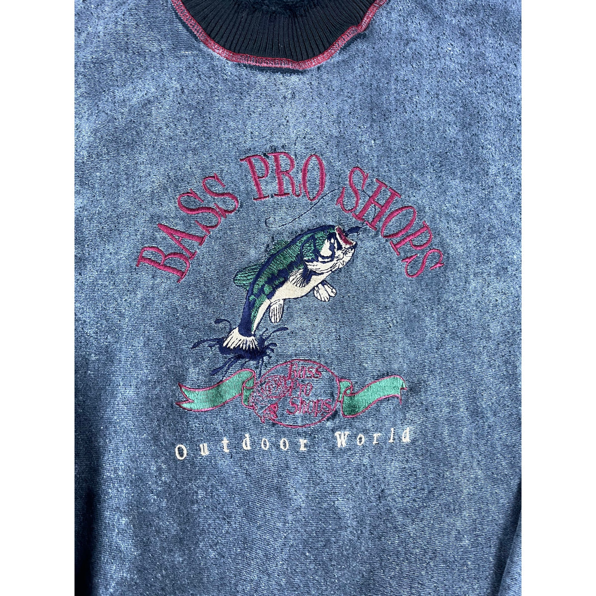 Bass Pro Shops Fishing Sweatshirt - L