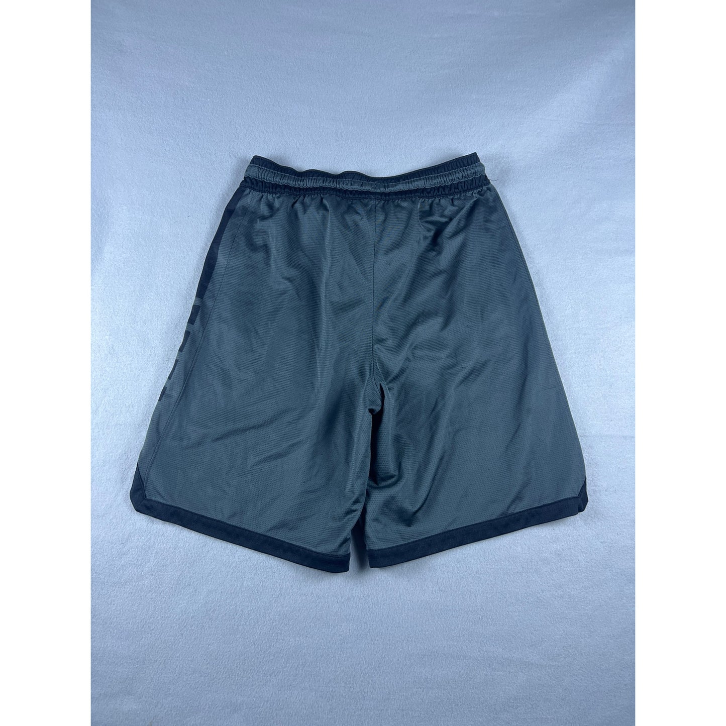 Nike Basketball Shorts - M