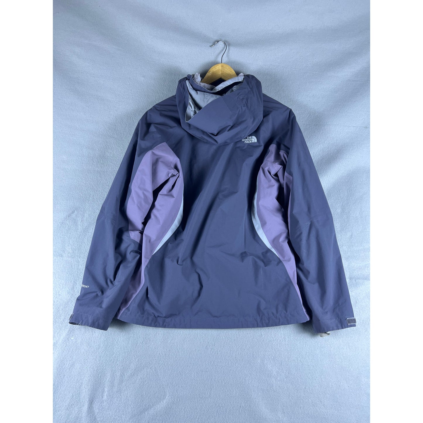The North Face HyVent Ski Jacket Womens - L