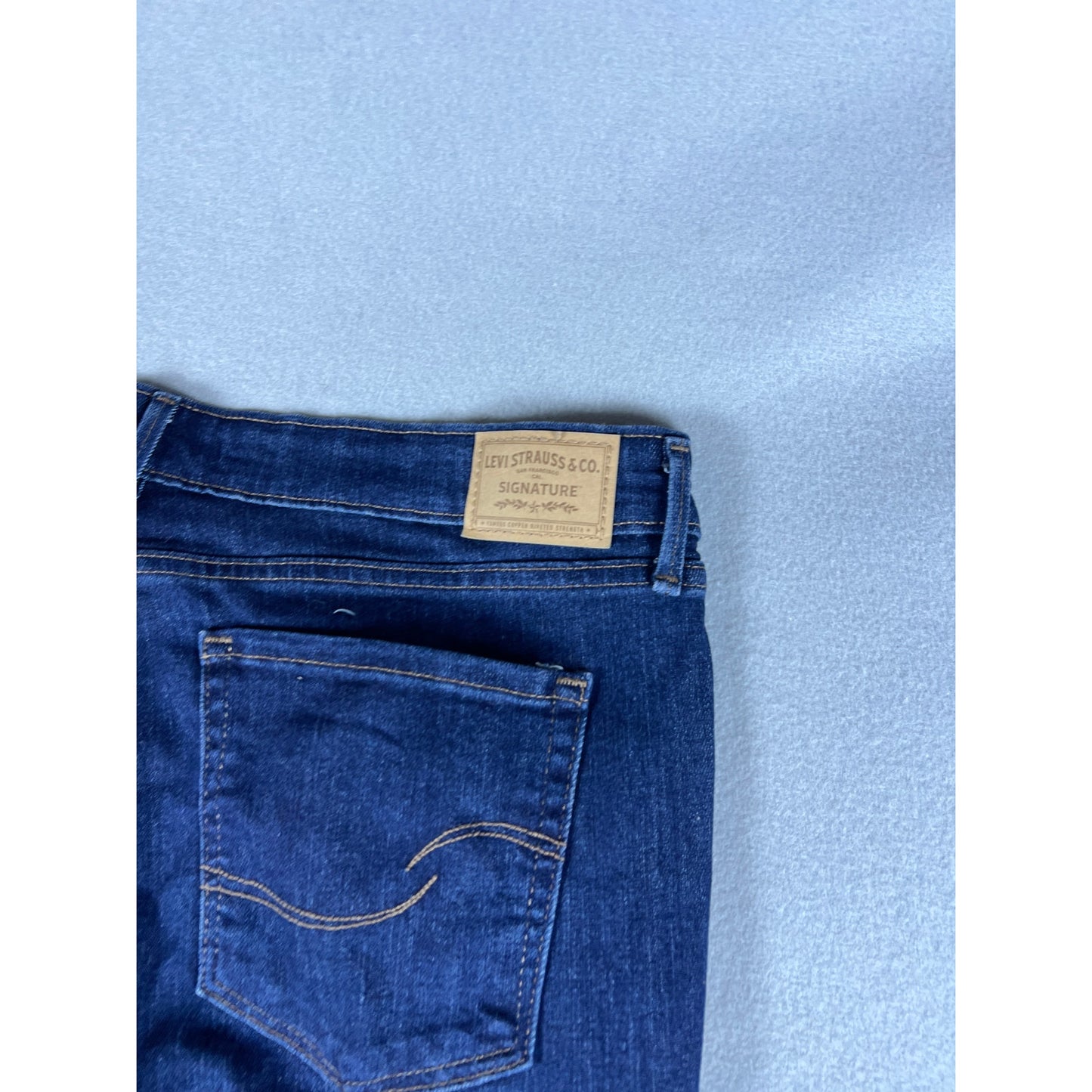 Levi Strauss Signature Mid-Rise Bootcut Jeans - 14