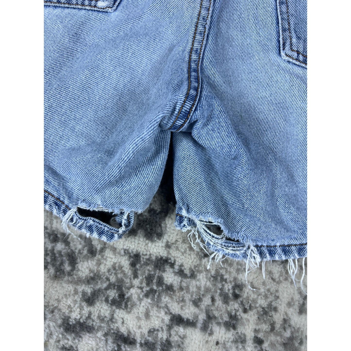 VTG Levi Light Wash Denim Jorts - 34
