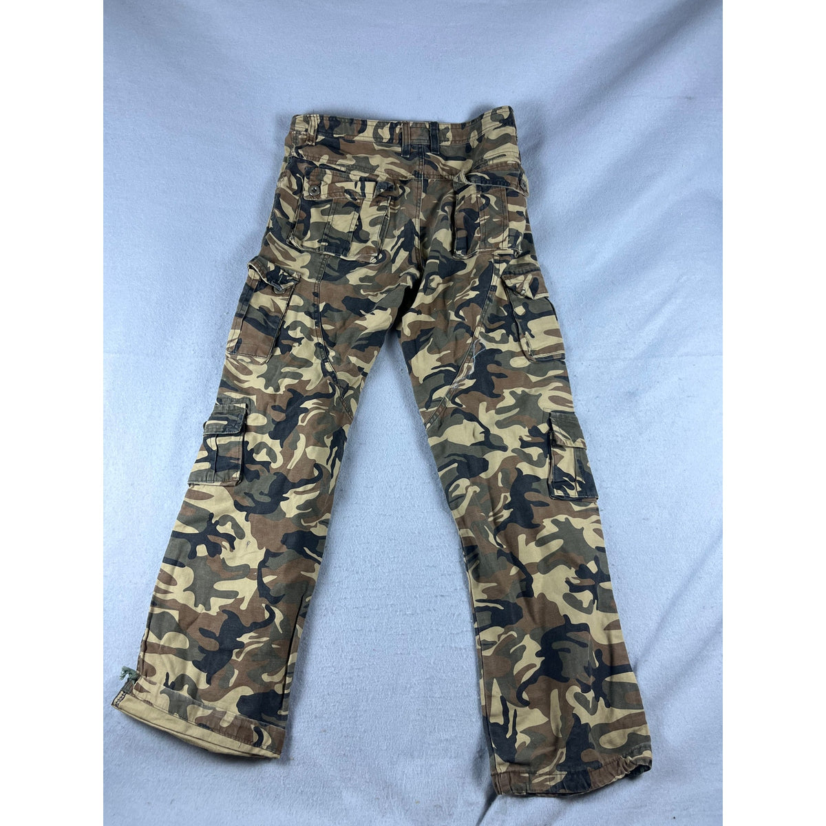 Vintage Y2K Camo Cargo Pants - 32