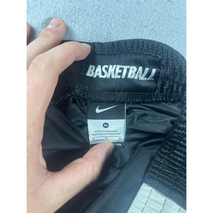 Vintage Y2K Nike Basketball Shorts - M