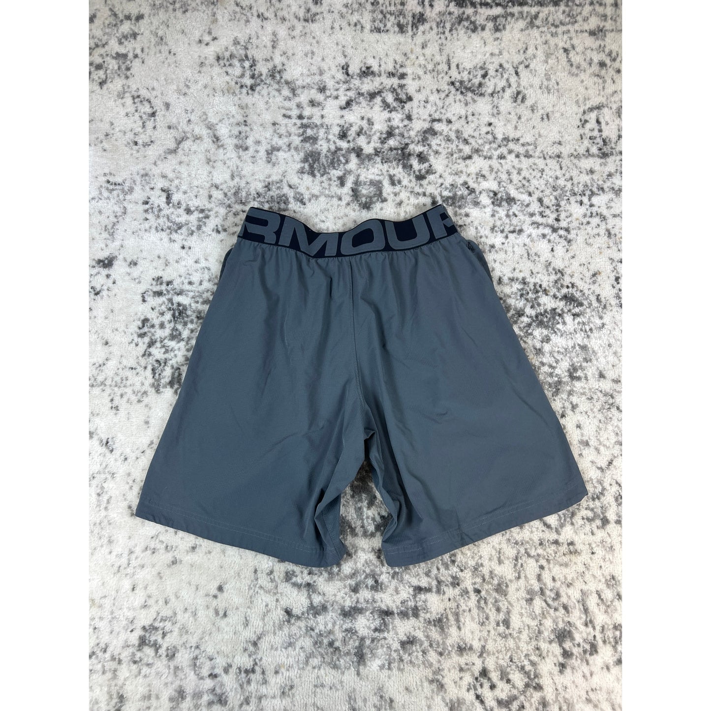 Under Armour Mens Med Gray Athletic Shorts - M
