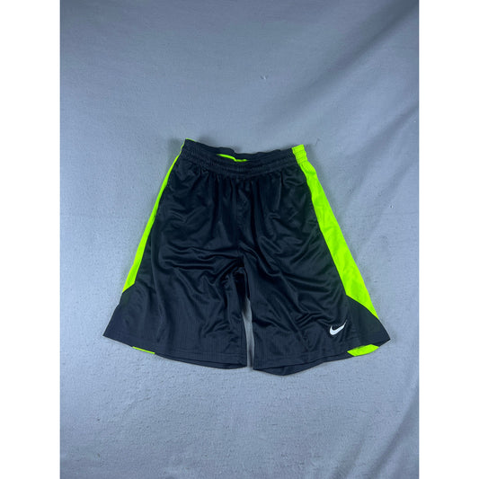 Nike Basketball Shorts - XL