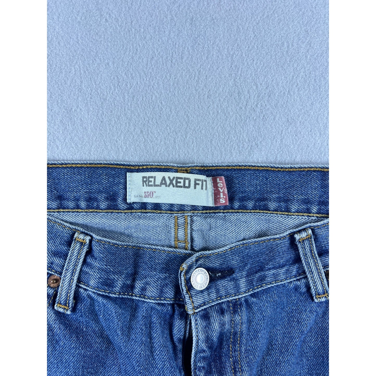 Levi 550 Relaxed Fit Jeans - 40