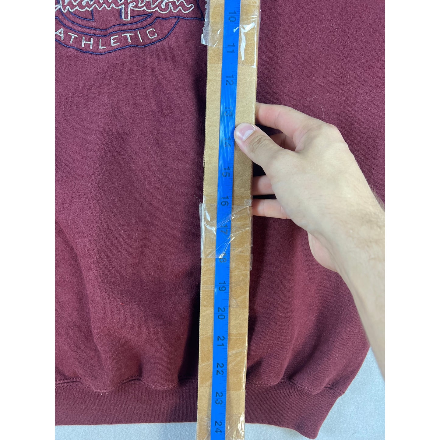 Vintage Y2K Champion Sweatshirt - M