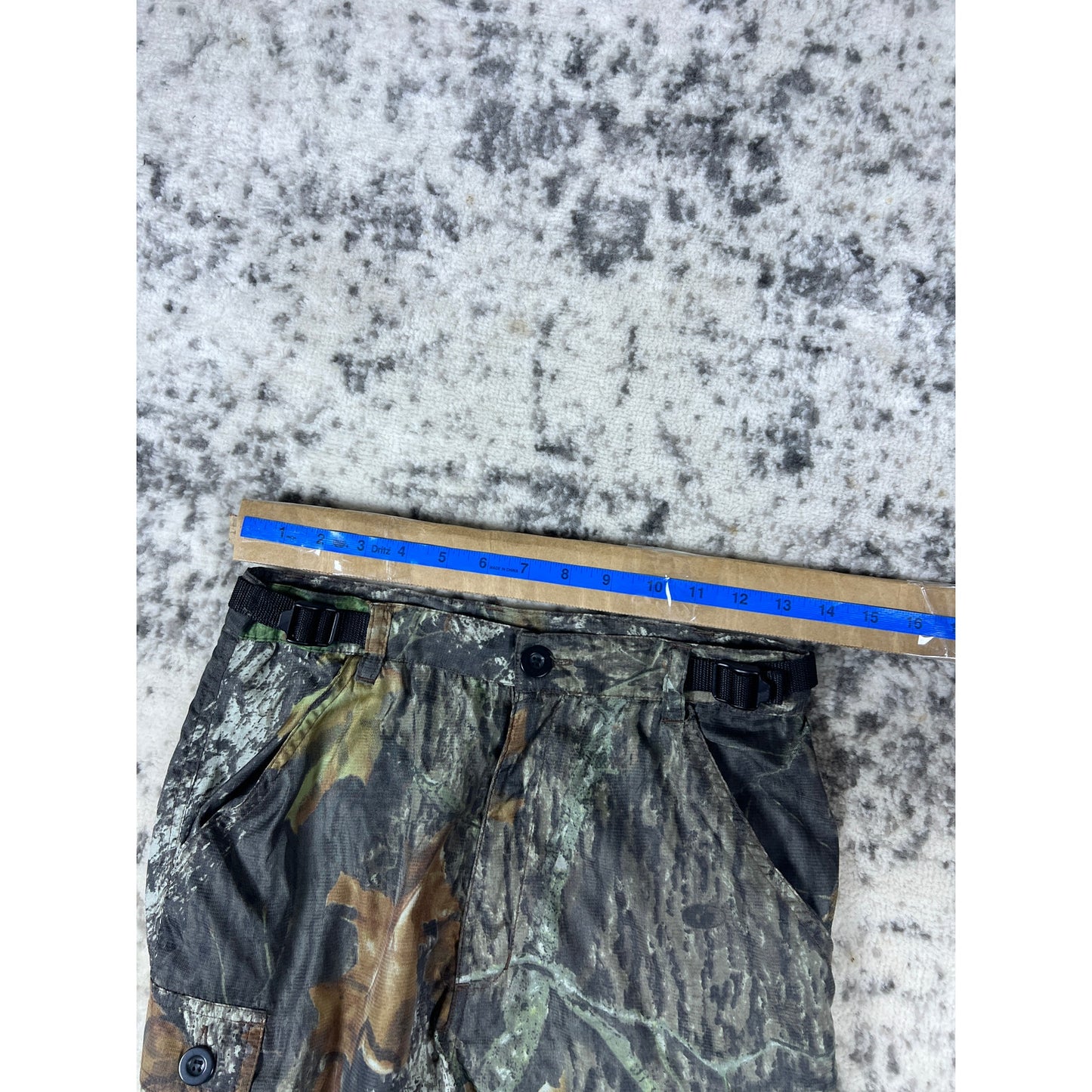 VTG Mad Dog Camo Shorts - L
