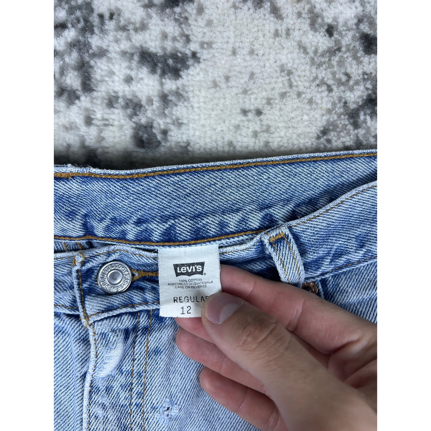 VTG Levi Light Wash Denim Jorts - 34
