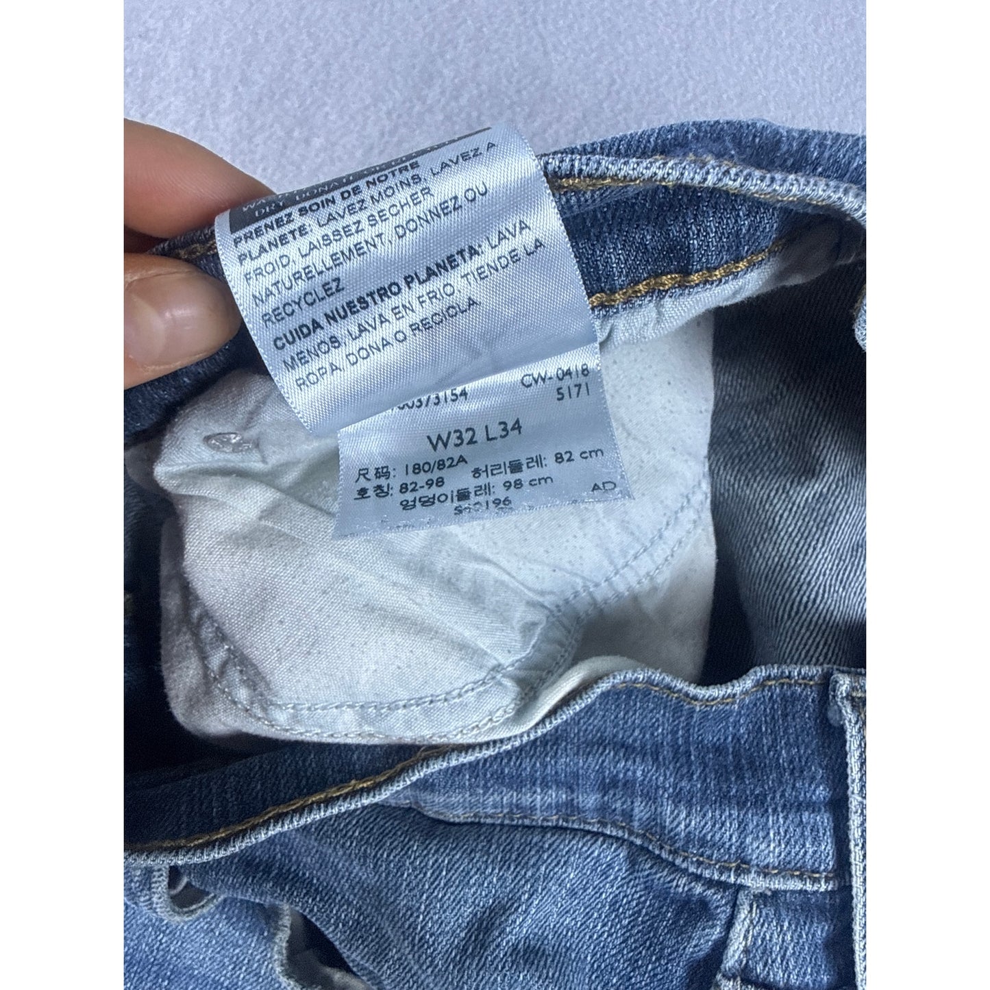 Signature by Levi Strauss Distressed Jeans - 32x34