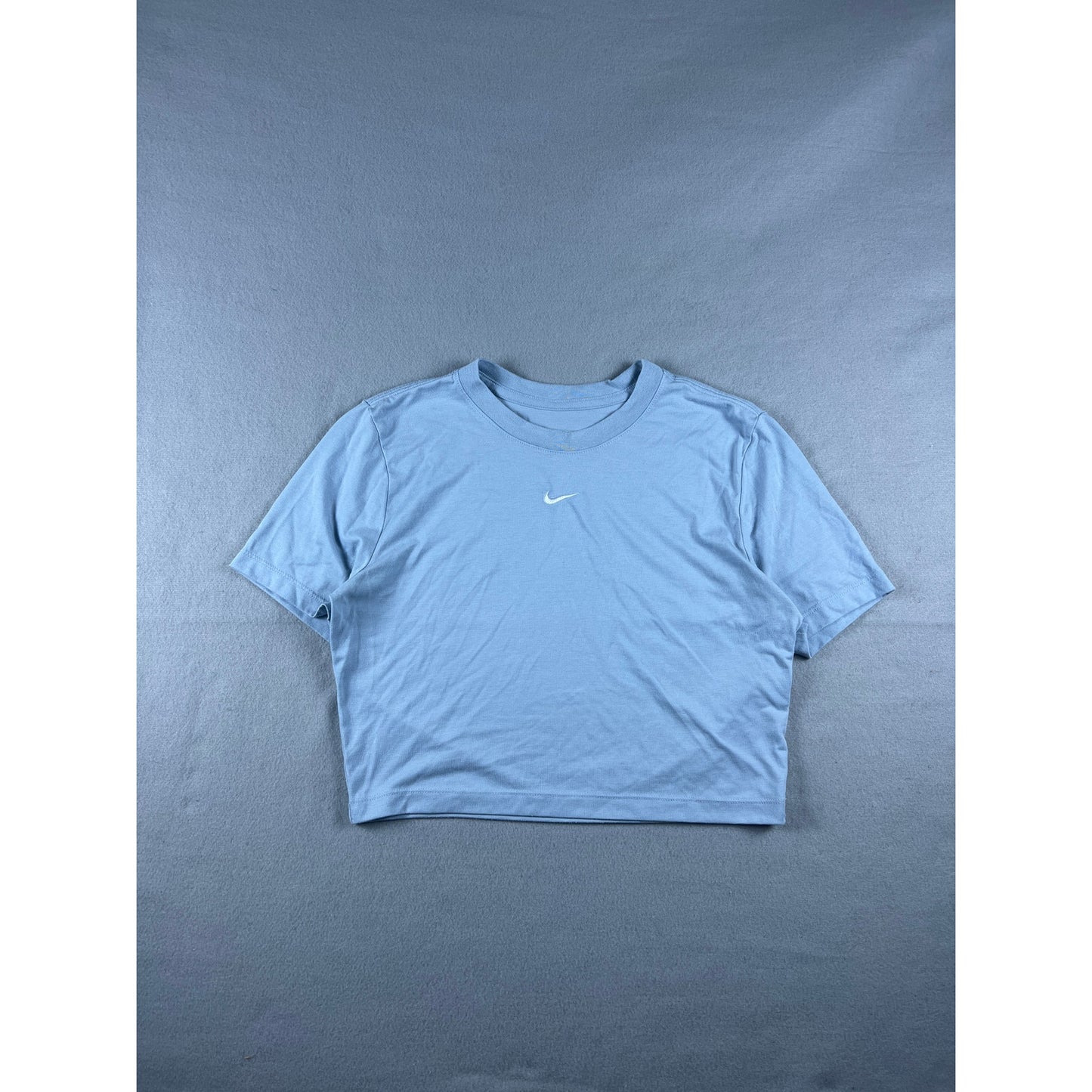 The Nike Cropped Tee Womens - M