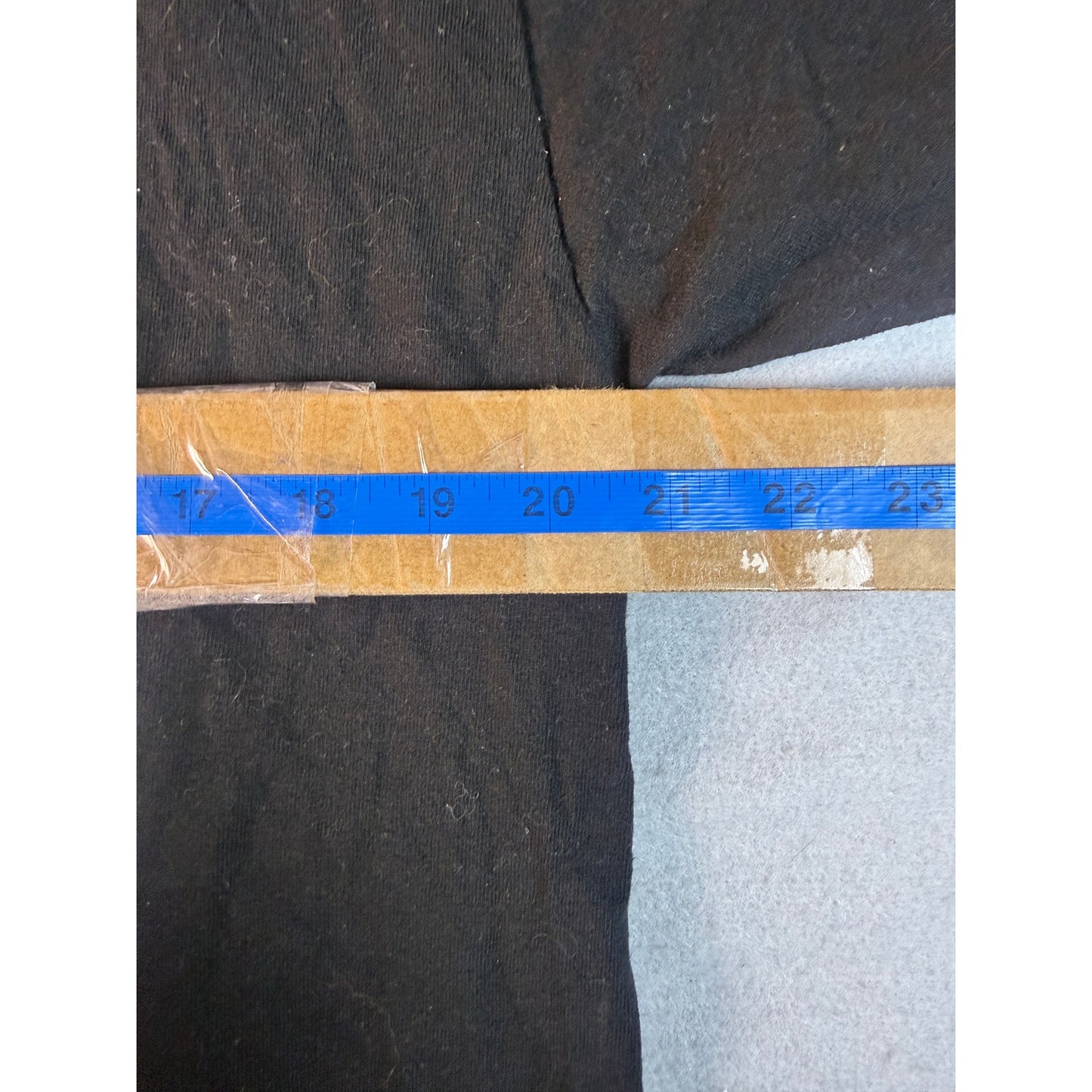 Untamed Skeleton King Kissing Woman T-Shirt - L