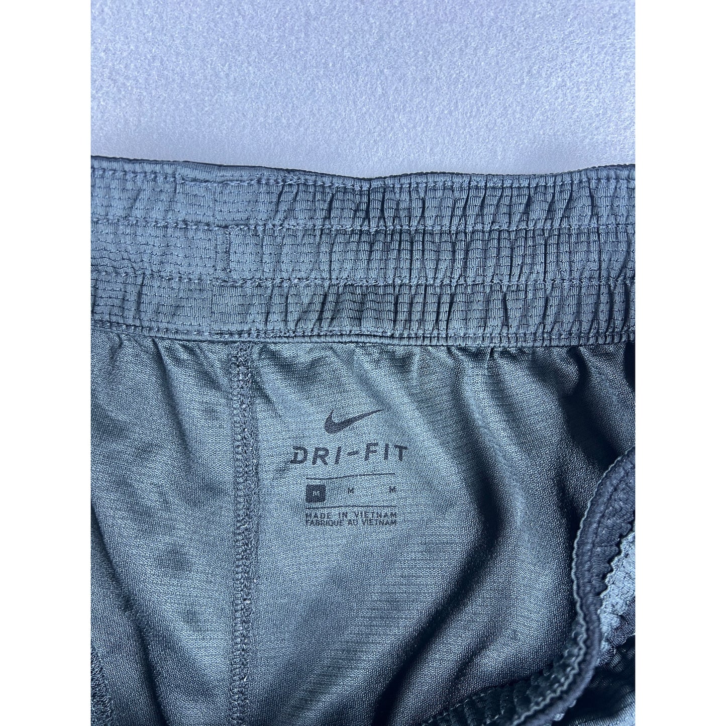 Nike Basketball Shorts - M