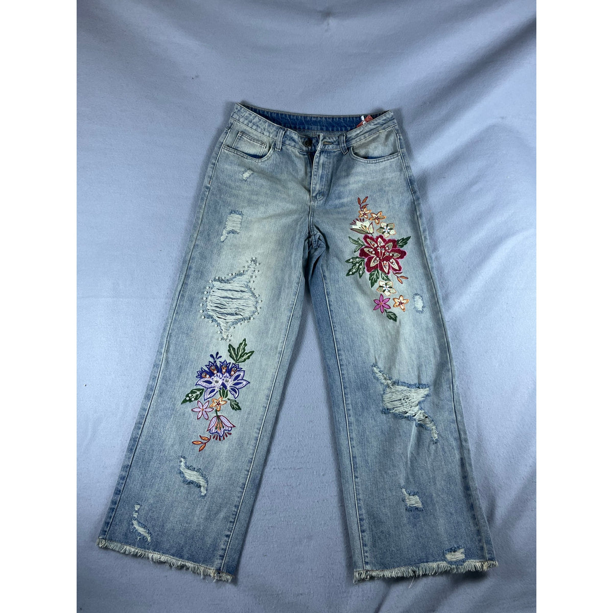 Womens Wide Leg Floral Embroidered Beaded Distressed Jeans - 30