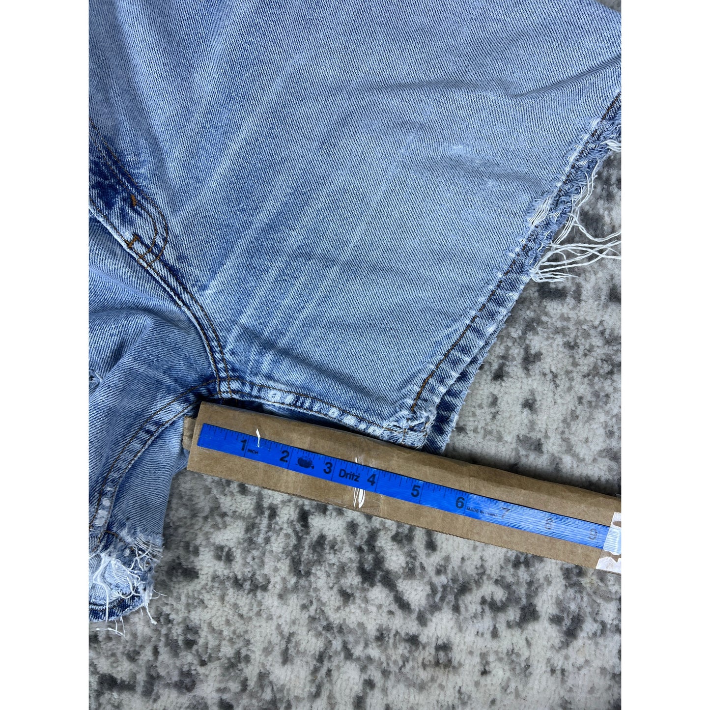 VTG Levi Light Wash Denim Jorts - 34