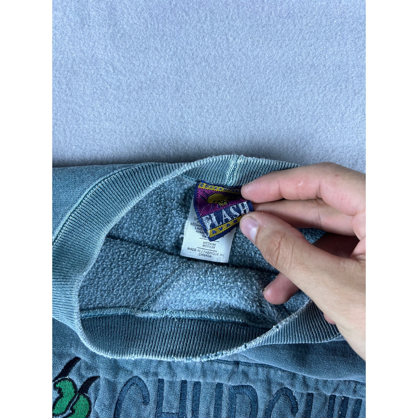 Vintage Flash Churchill Canada Sweatshirt - M
