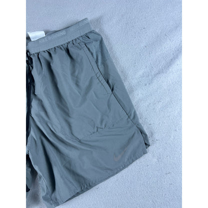 Nike Dri-FIT Stride Running Shorts - L