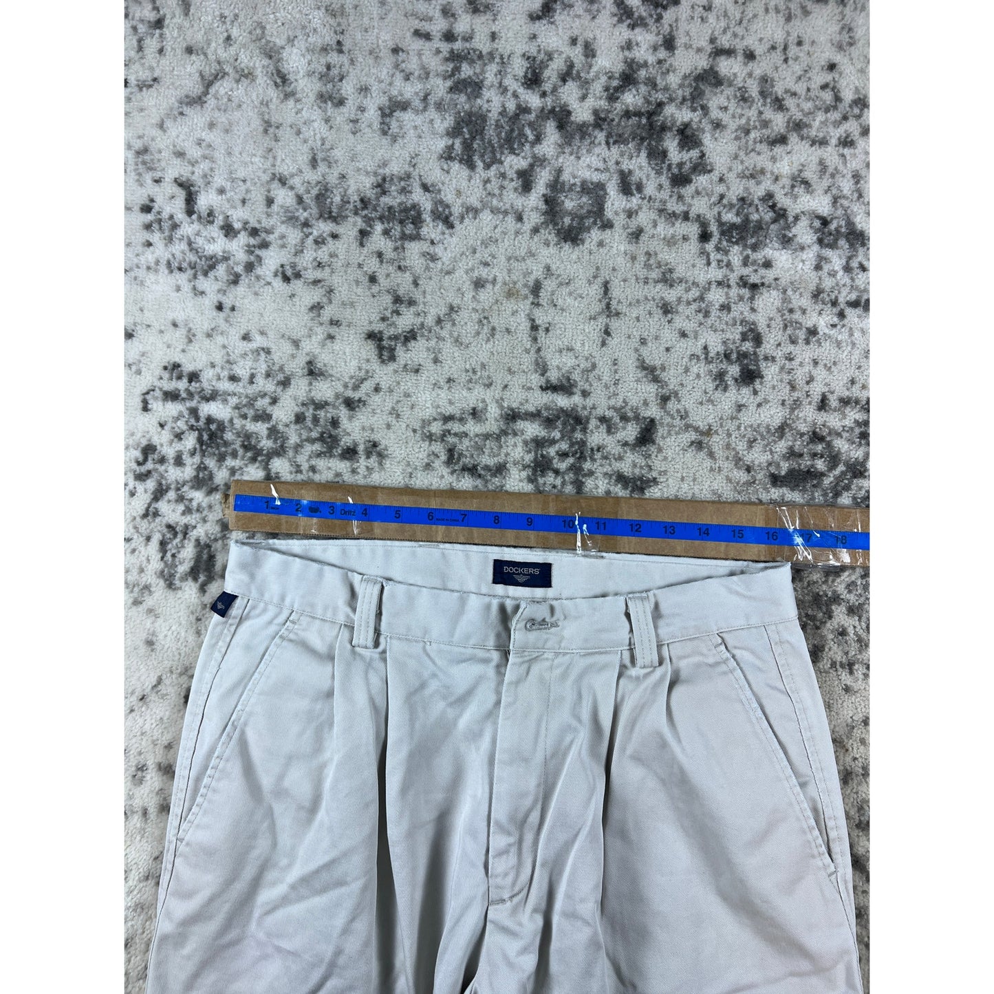 Vintage Cream Dockers Pleated Pants - 32
