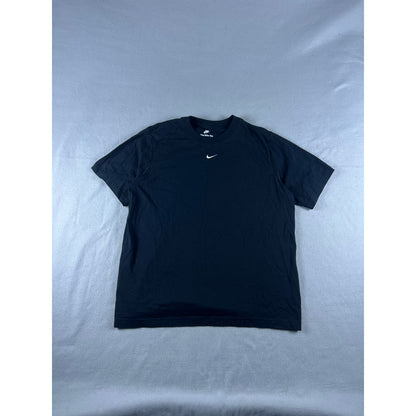 The Nike Tee Center Swoosh - M