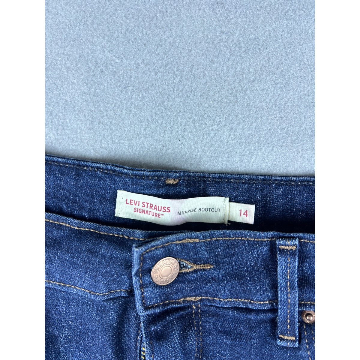 Levi Strauss Signature Mid-Rise Bootcut Jeans - 14