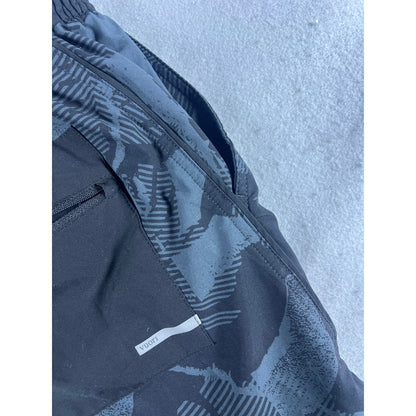 Vuori Abstract Pattern Trail Shorts -